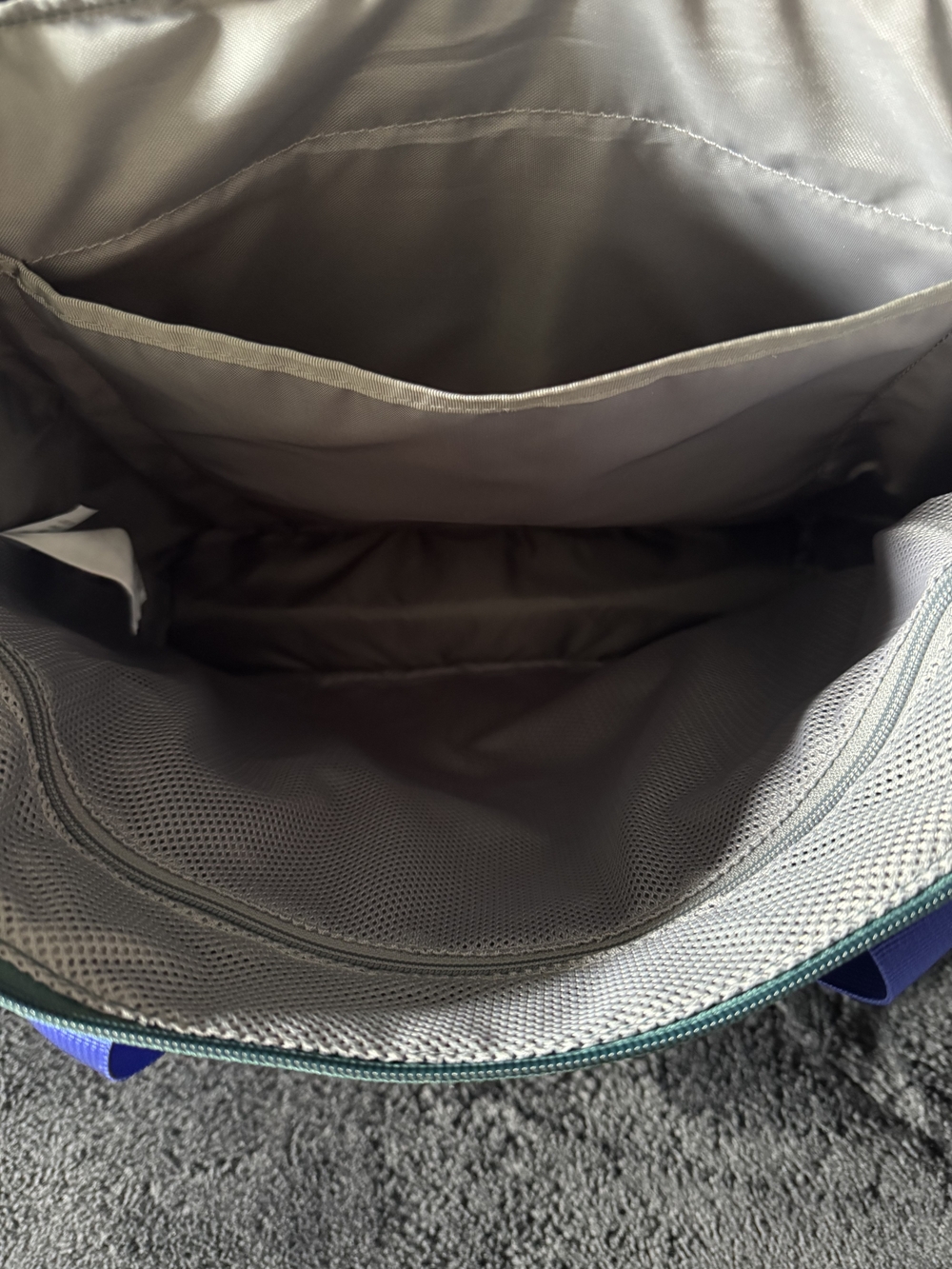 The North Face Borealis Lightweight Tote In Ponderosa Green/Lapis Blue. NWT - Picture 8 of 8